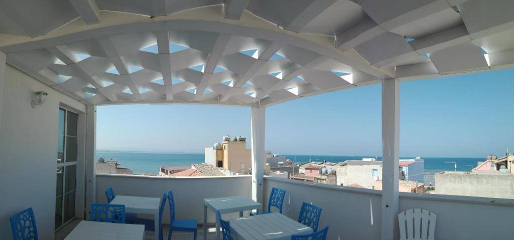 Lyria rooftop terrace, Marzamemi